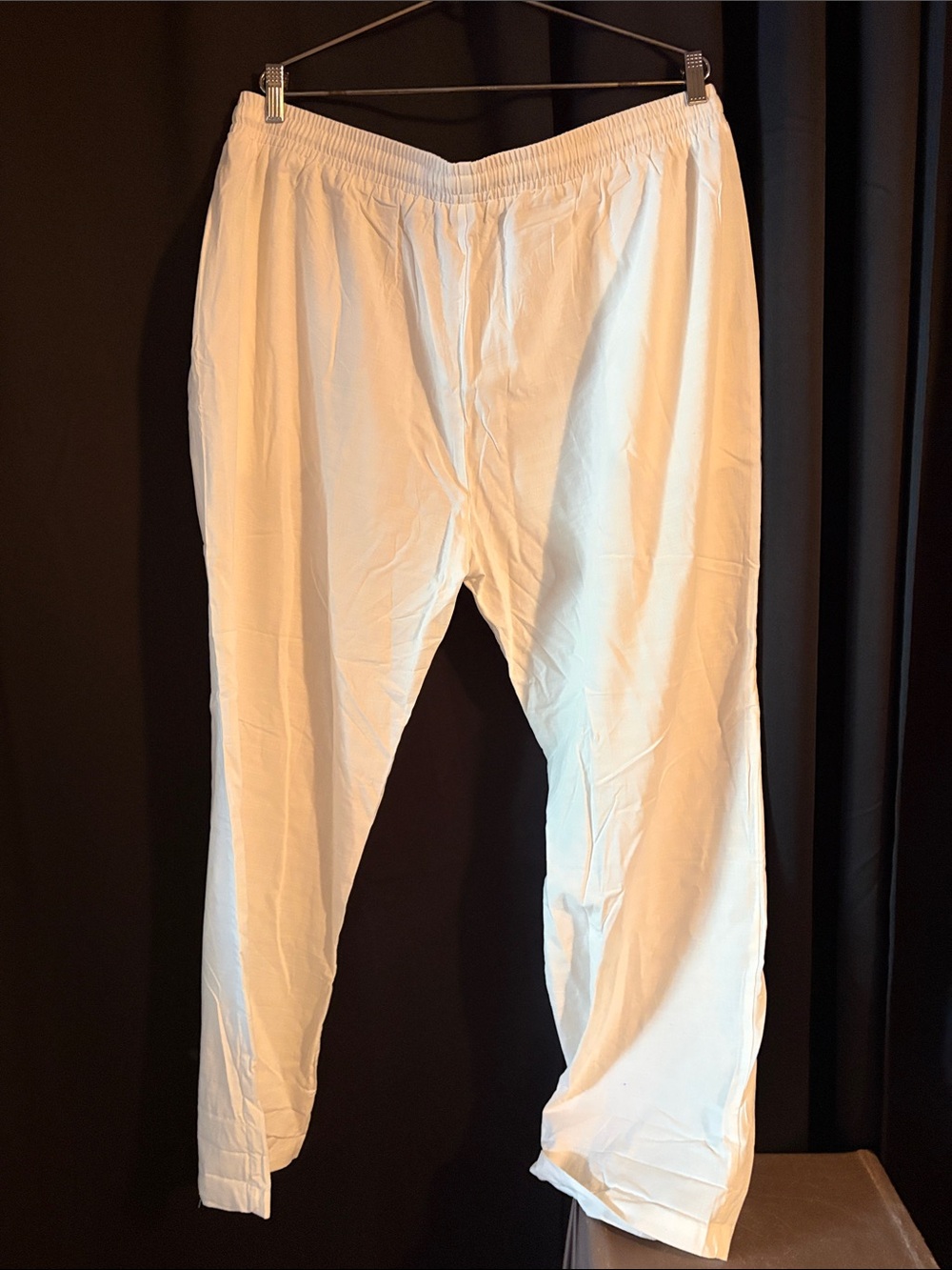 Men's White Elastic-Waist Chinos - Picture 7 of 9